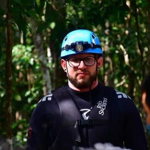 Meet your Posher, Abelardo